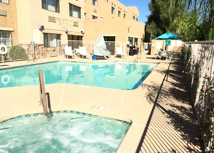 Red Lion & Newly Renovated 3* Goodyear