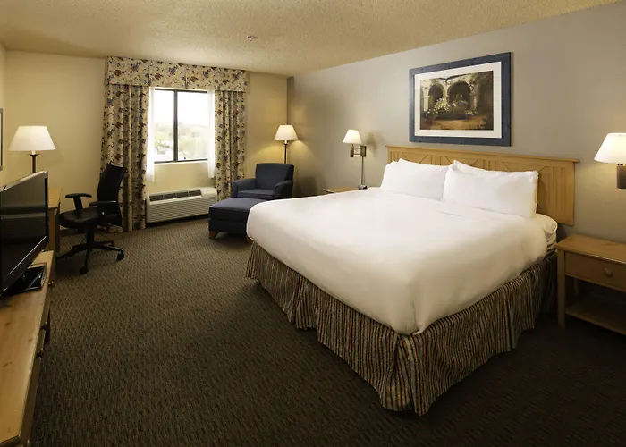 Red Lion & Newly Renovated 3* Goodyear