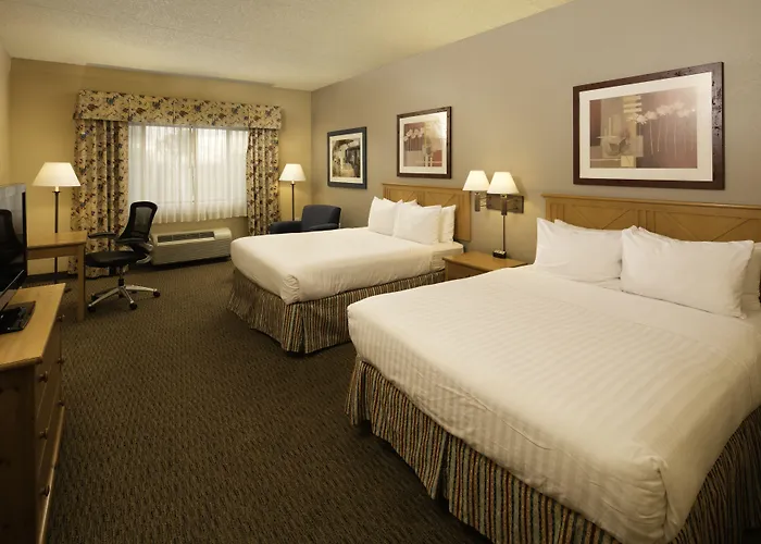 Hotel Red Lion & Newly Renovated 3*