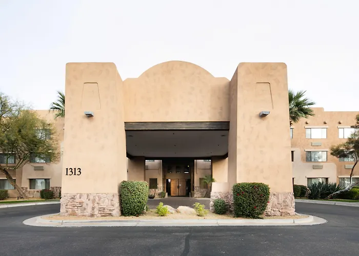 Red Lion & Newly Renovated Hotel