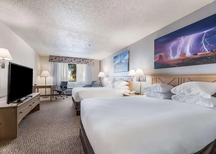 Red Lion & Newly Renovated 3* Goodyear
