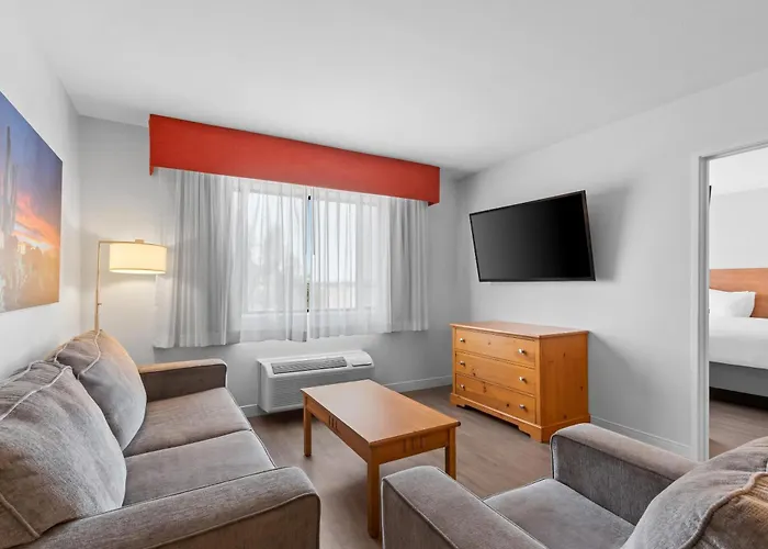 Red Lion & Newly Renovated 3*