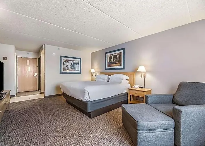Red Lion & Newly Renovated 3*