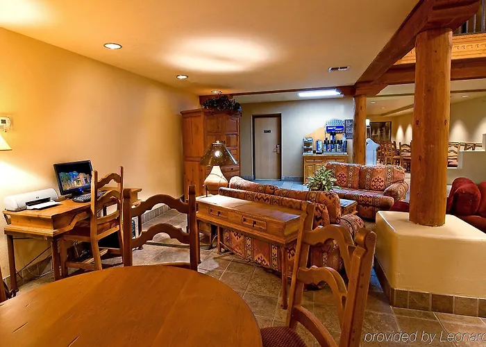 Hotel Red Lion & Newly Renovated 3*