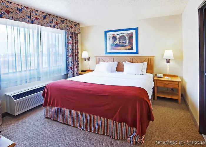 Red Lion & Newly Renovated 3*